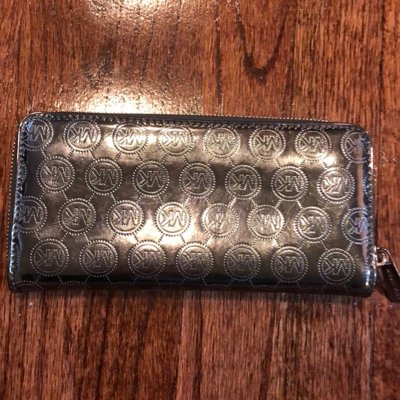 Metallic Michael Kors Wallet - Picture 4 of 4